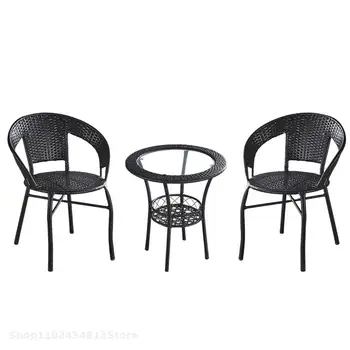 Сочетание небольшого столика и стула на балконе, во дворе, на открытом воздухе, Простой ротанговый столик для отдыха, маленький ротанговый стул